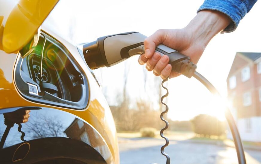 Elektrikli araçlar 2025'te günlük 1,7 milyon varil petrol tüketimini önledi